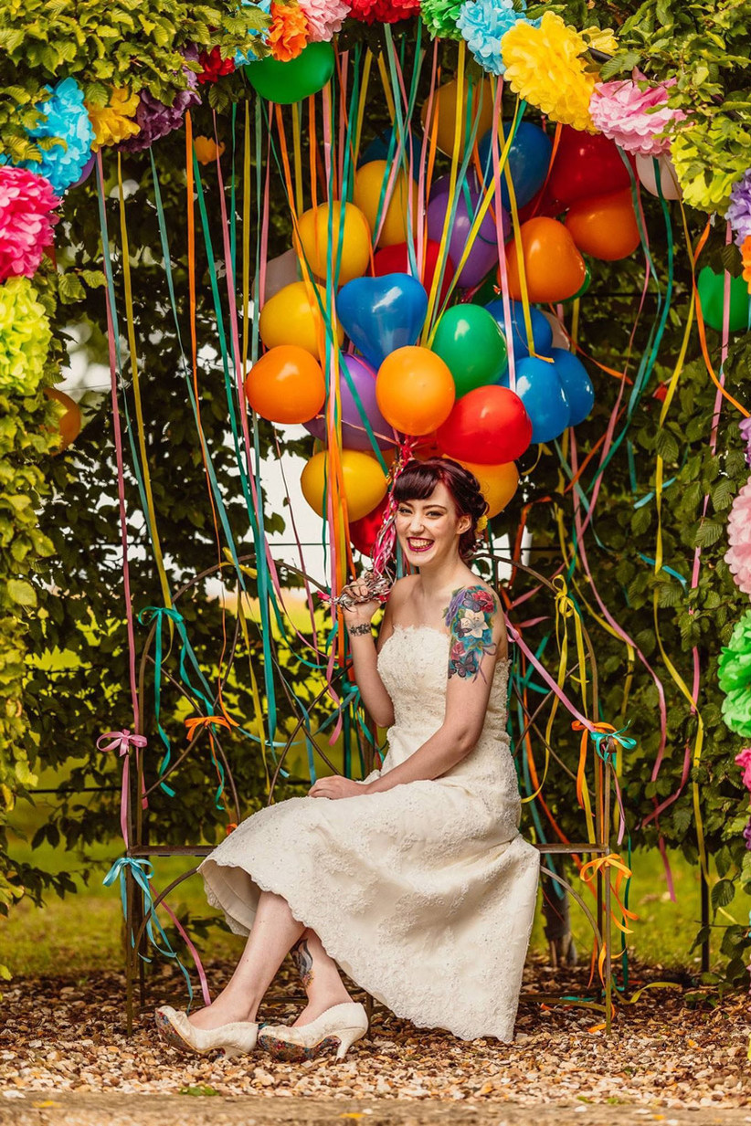 Balloons and pom pom wedding decorations
